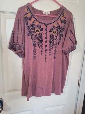 Anneliese Lavender-Pink Embroidered Short Sleeve Tee